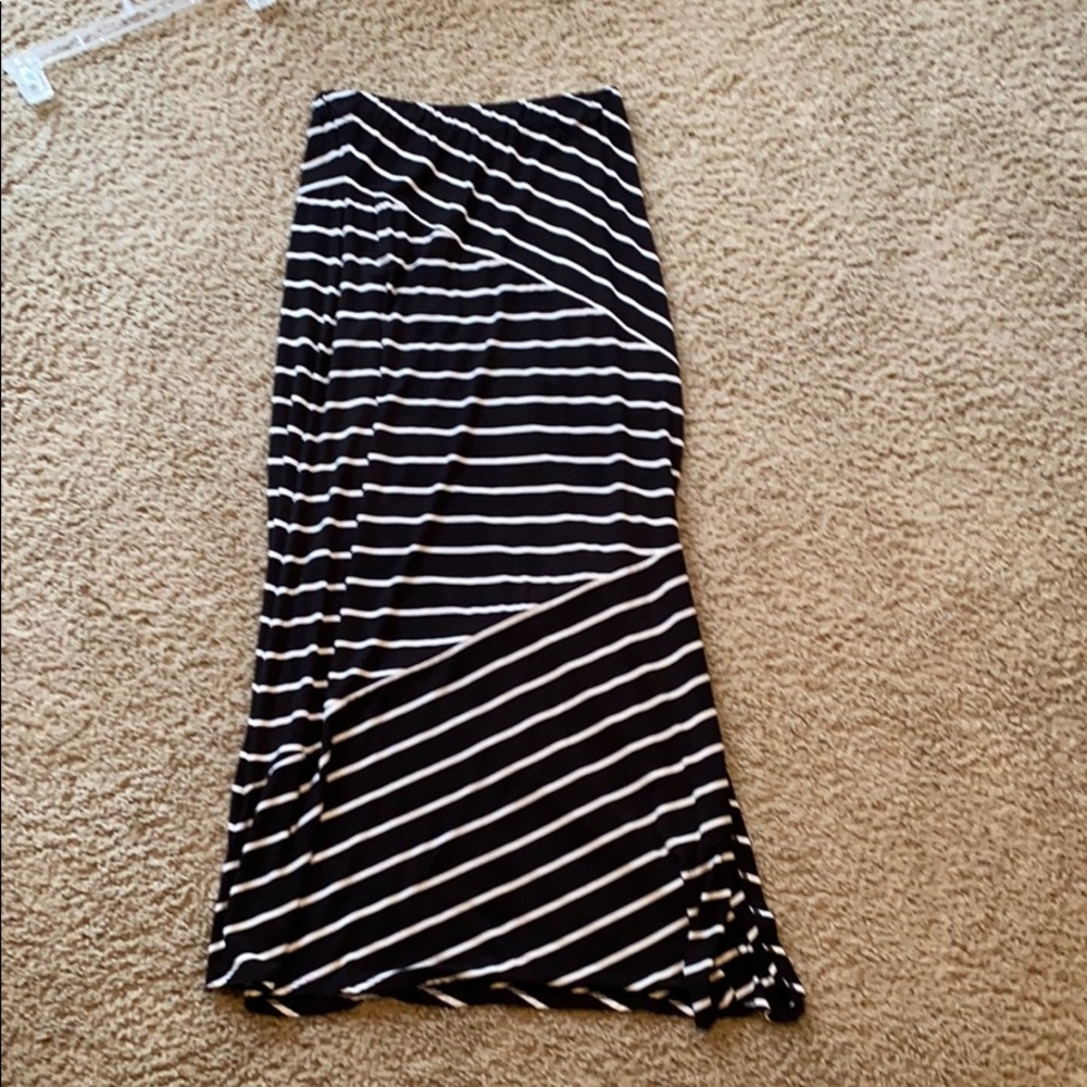 LOFT Maxi black and white skirt